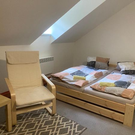 Apartman Restaurace Praha Apartment Jetrichovice  ภายนอก รูปภาพ