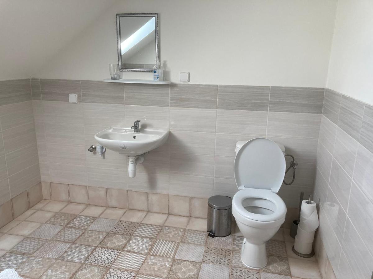 Apartman Restaurace Praha Apartment Jetrichovice  ภายนอก รูปภาพ